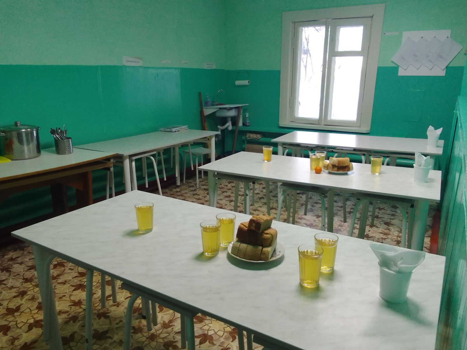 Изображения столовой.